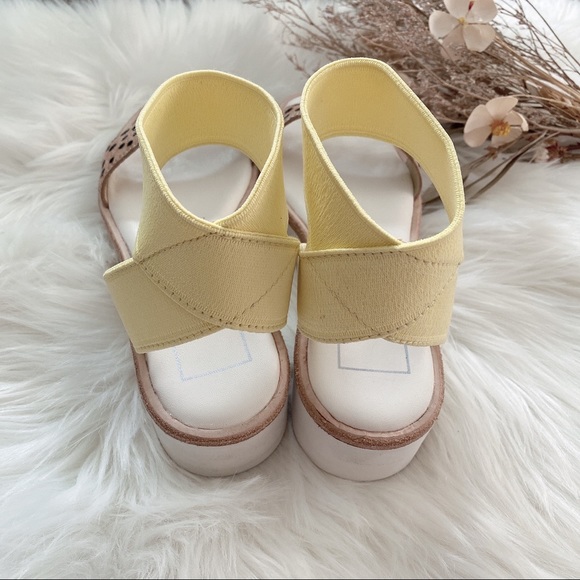 Dolce Vita Franz Platform Sandal - Picture 4 of 7